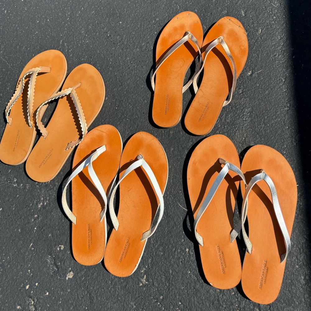 4 women’s American Eagle Sandals